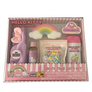 NIB CENTRIC BEAUTY HELLO KITTY AND FRIENDS Cozy Time Bath Set Spa